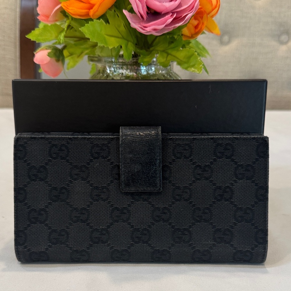 Authentic Gucci Black Studded Women's Wallet - Picture 2 of 10